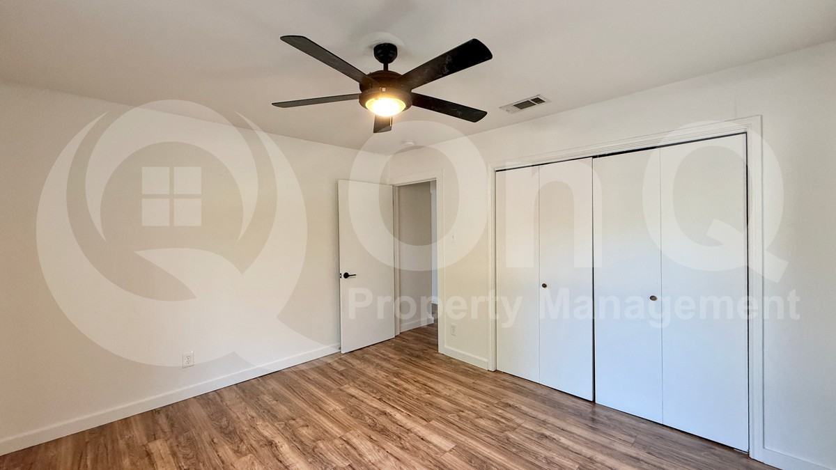 5504 Northdale Dr - Photo 3 of 33