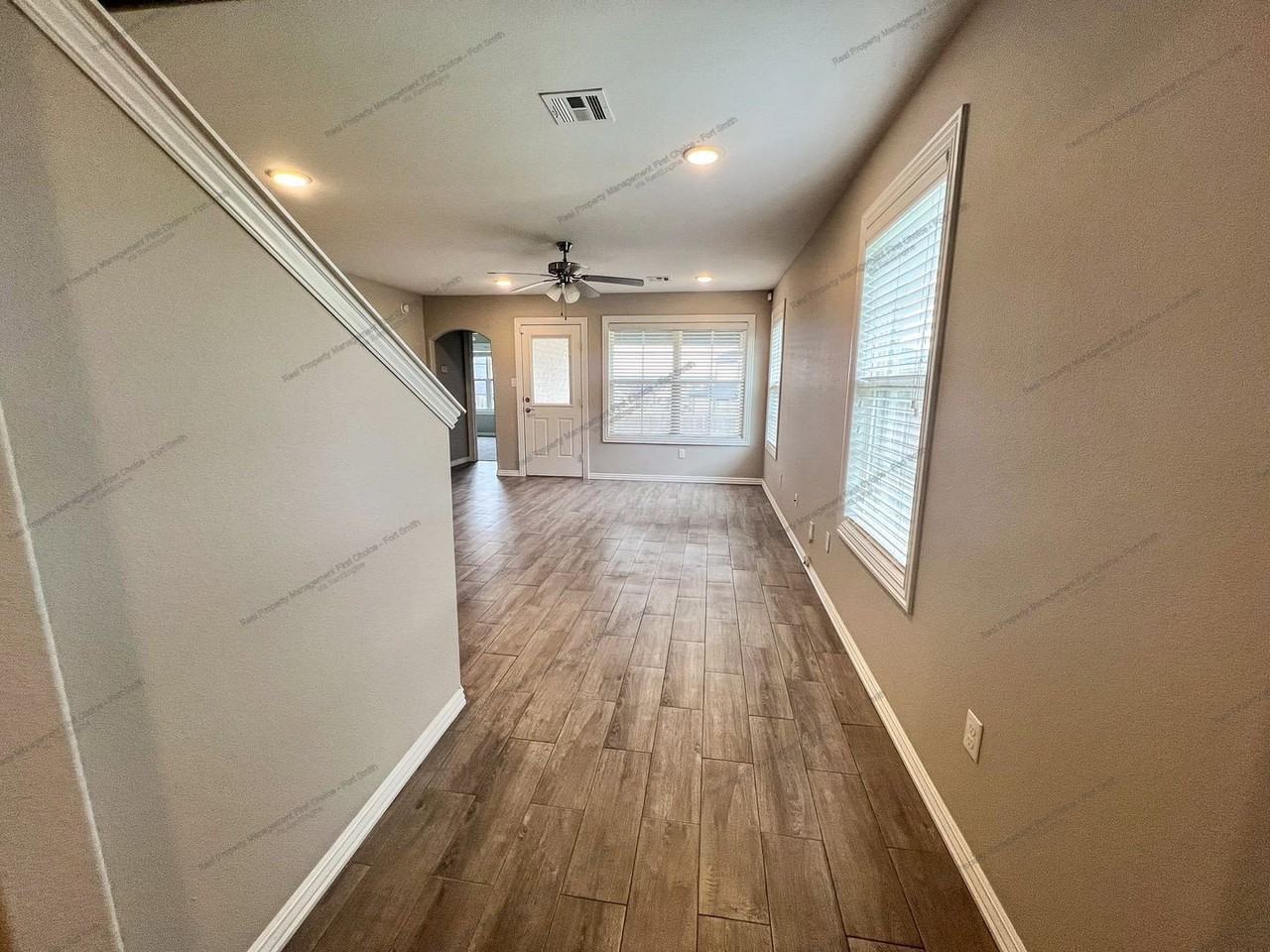 6621 Leightyn Ln - Photo 2 of 19