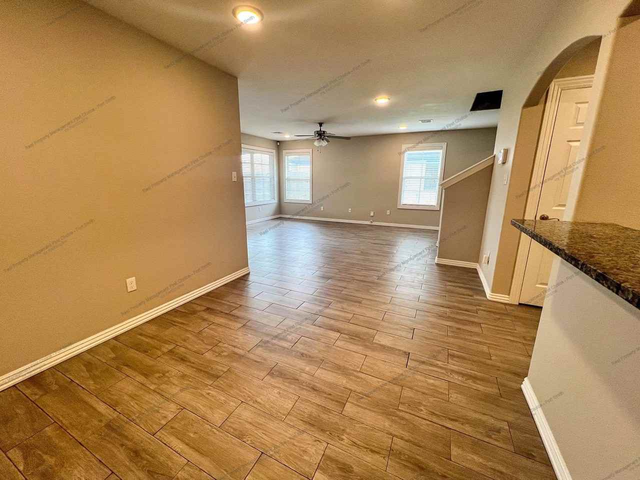 6621 Leightyn Ln - Photo 4 of 19