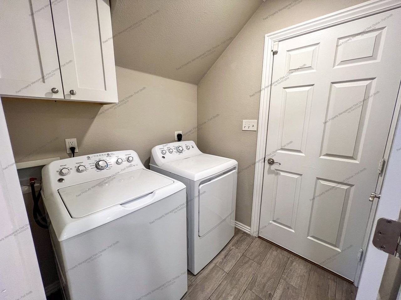 6621 Leightyn Ln - Photo 7 of 19