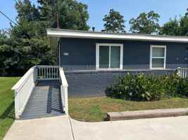 featured image of 915 E Broadway St