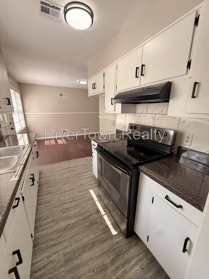 1162 Elkwood Cv W - Photo 7 of 21