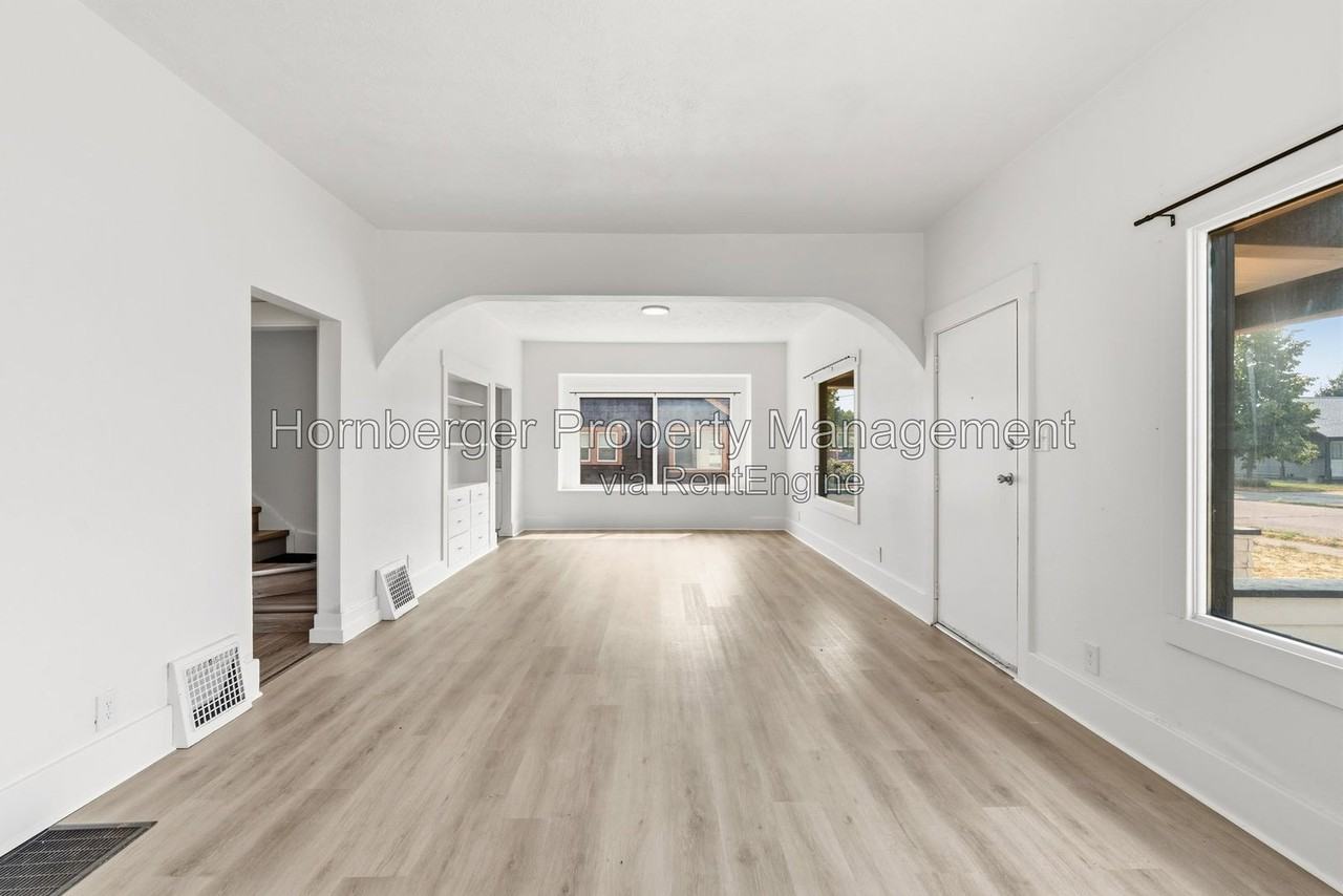 2719 E Columbia Ave - Photo 3 of 36