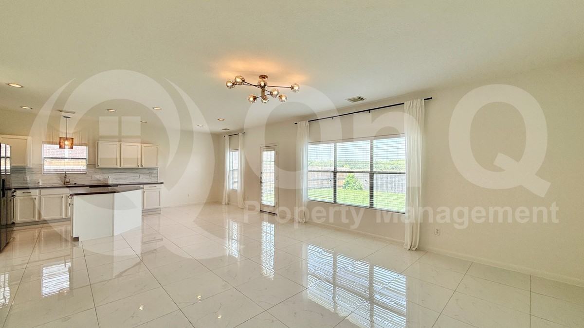 12224 Timber Heights Dr - Photo 7 of 28