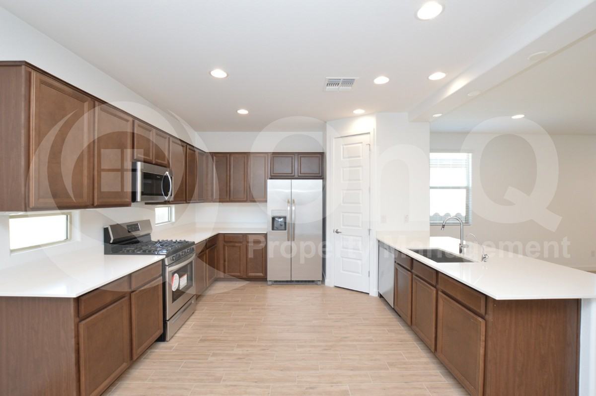 9332 W Glenrosa Ave - Photo 2 of 22