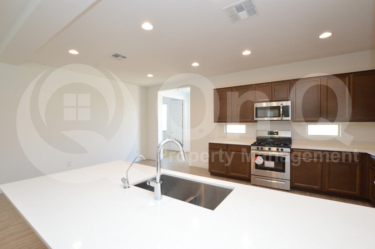 9332 W Glenrosa Ave - Photo 3 of 22