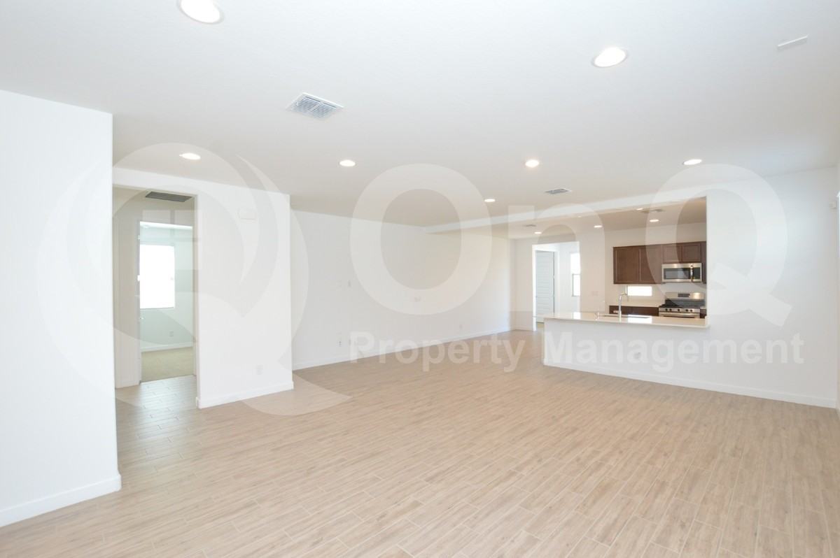 9332 W Glenrosa Ave - Photo 6 of 22