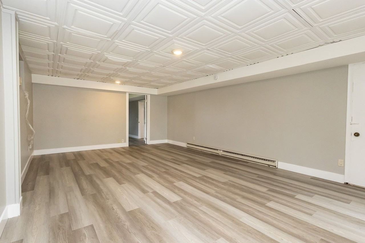 4000 Lara Ln #C - Photo 5 of 11