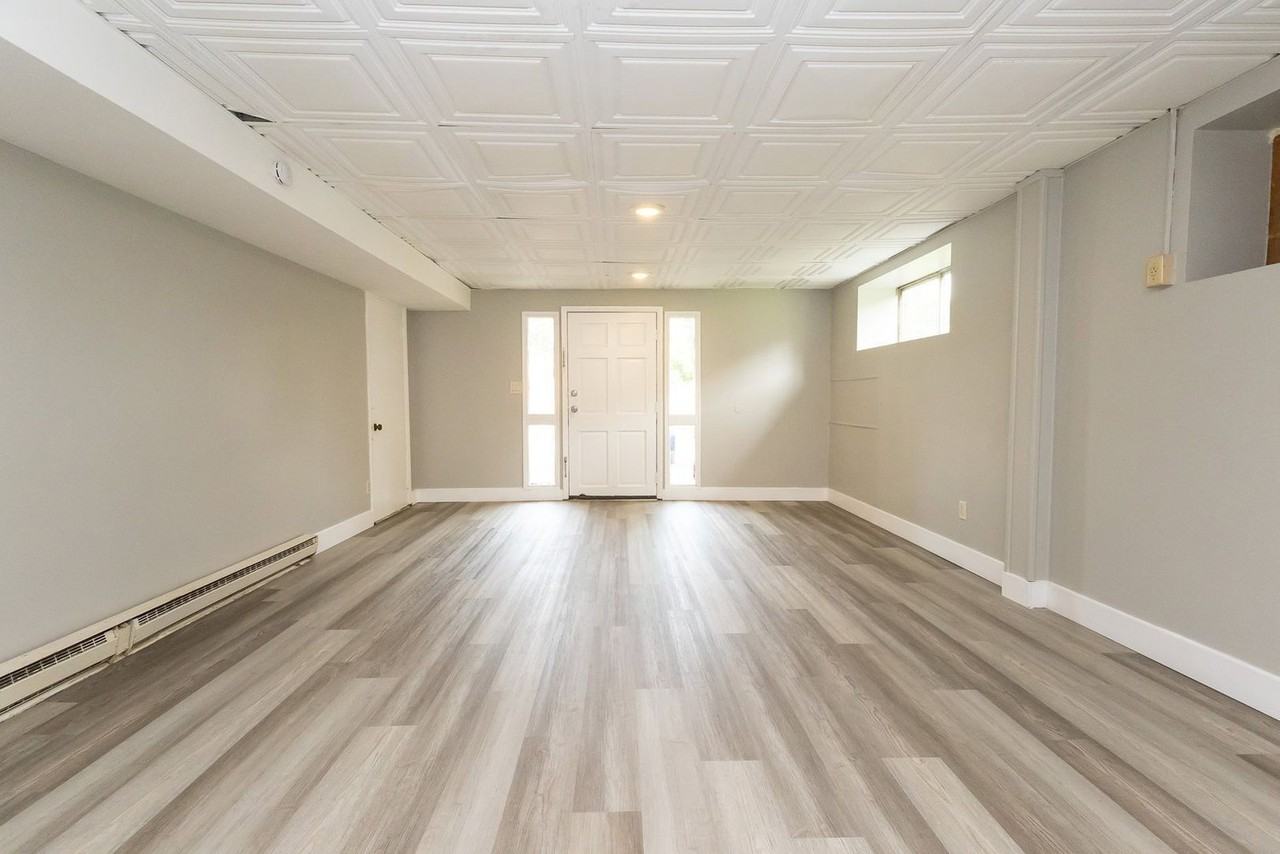 4000 Lara Ln #C - Photo 6 of 11