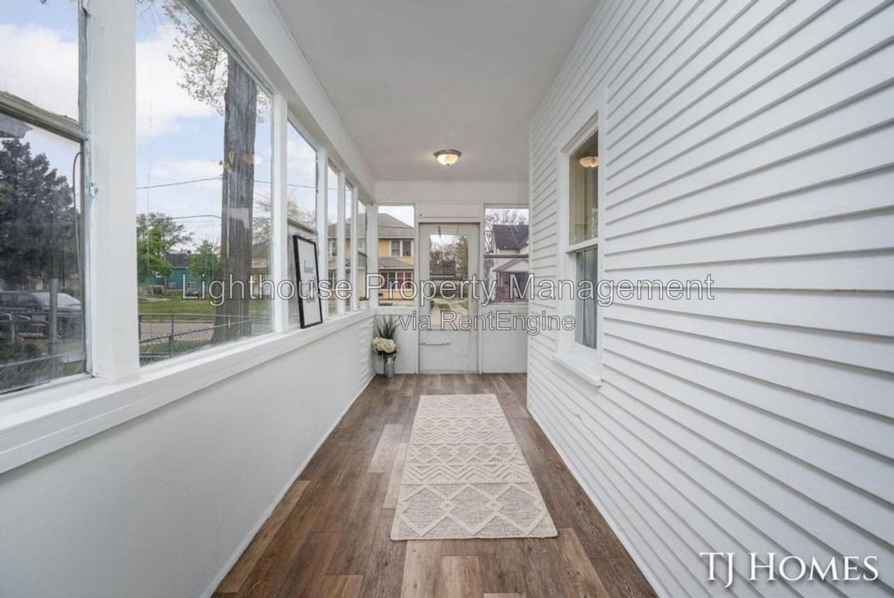 1468 Jiroch St - Photo 3 of 15