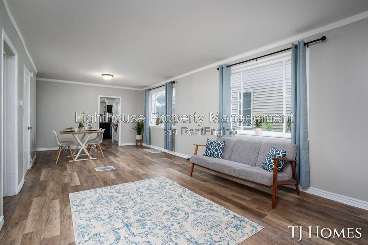 1468 Jiroch St - Photo 5 of 15
