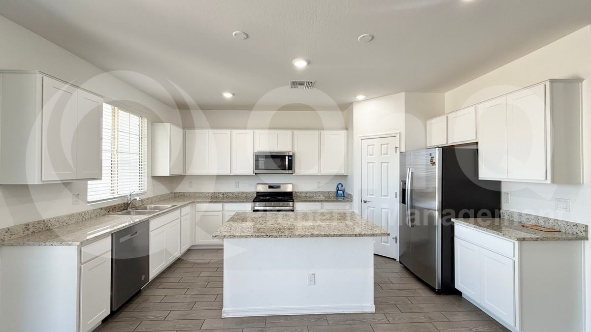 10838 W Marguerite Ave - Photo 7 of 20