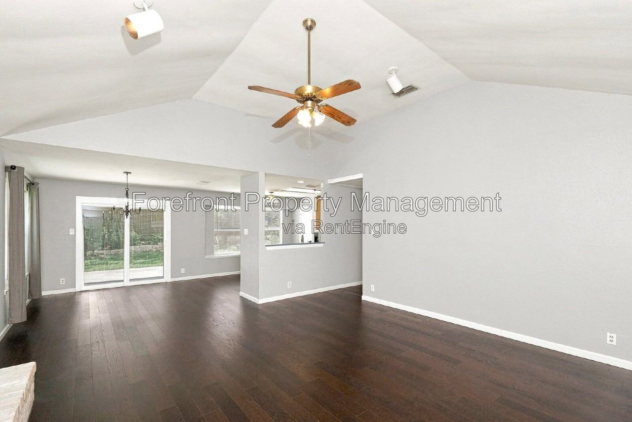 6023 Broadmeadow - Photo 5 of 20