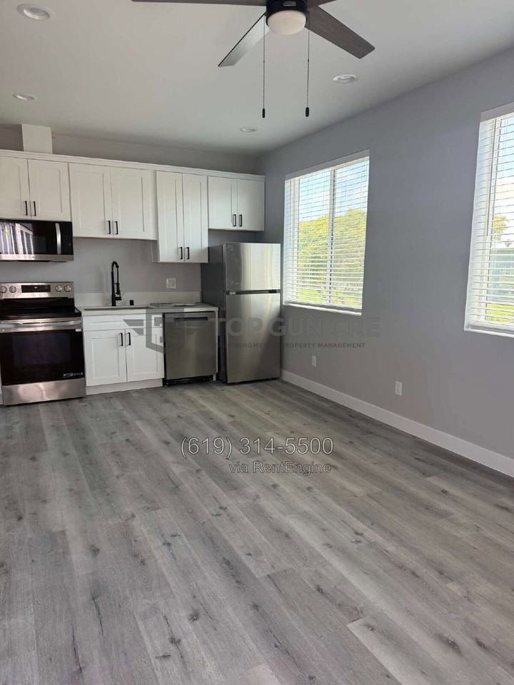 3120 Martin Ave - Photo 2 of 14