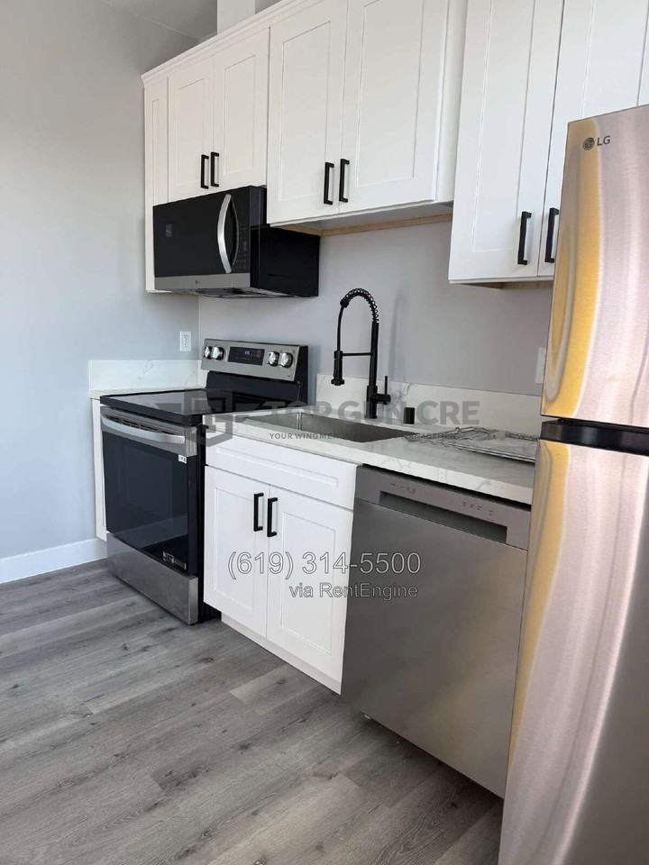 3120 Martin Ave - Photo 4 of 14