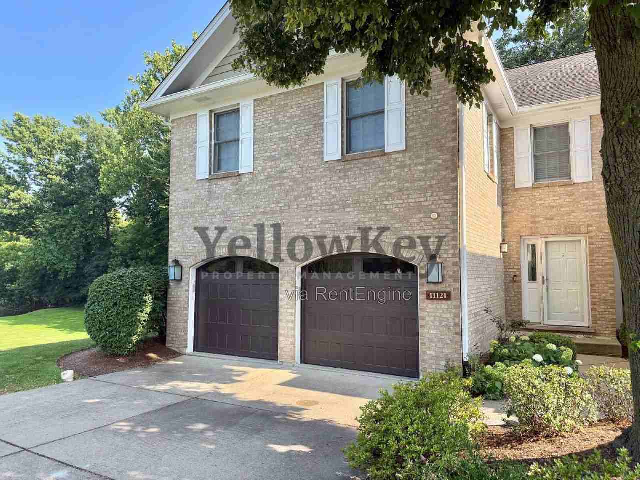 11121 Indian Woods Dr - Photo 2 of 24