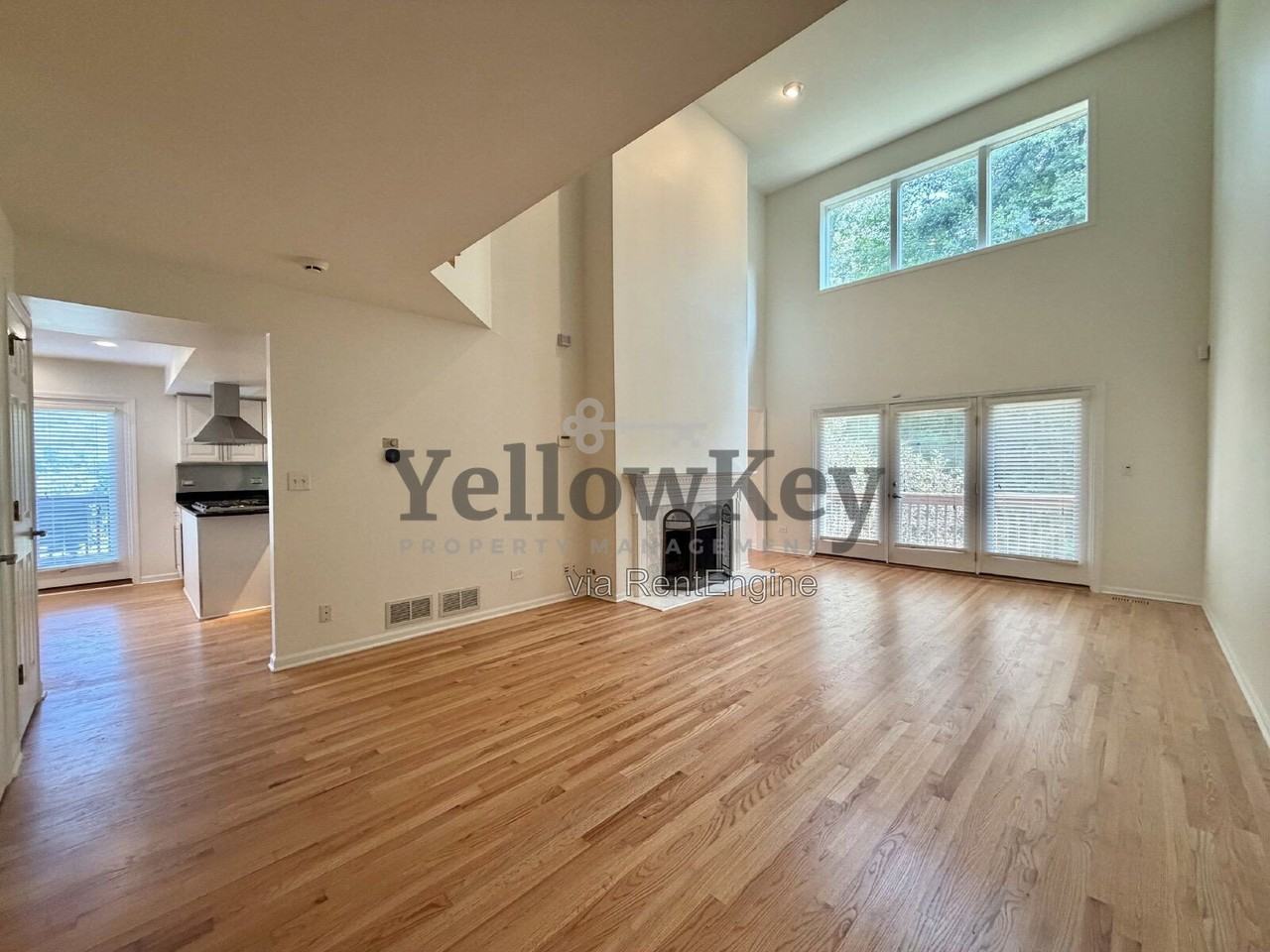 11121 Indian Woods Dr - Photo 4 of 24