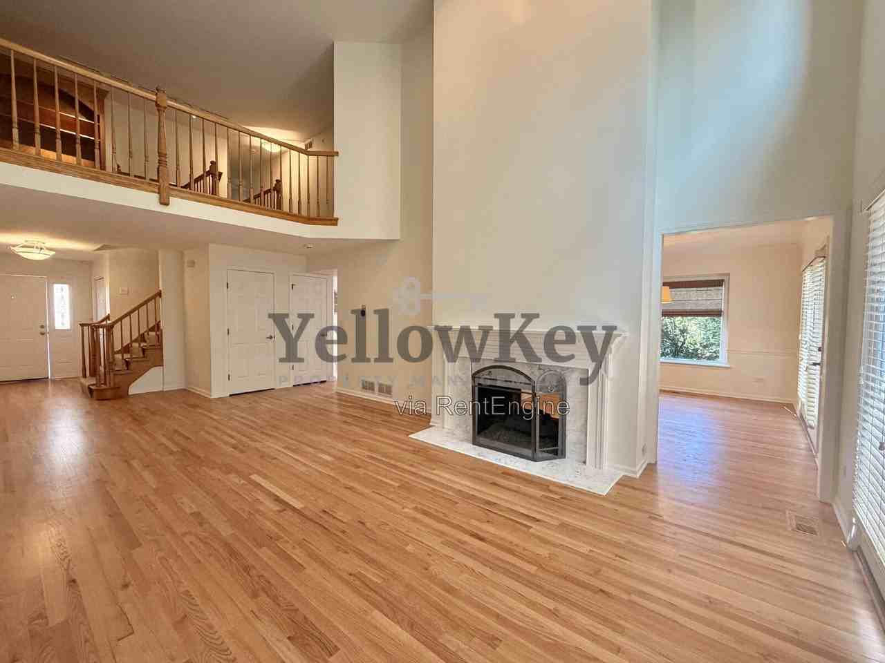11121 Indian Woods Dr - Photo 5 of 24