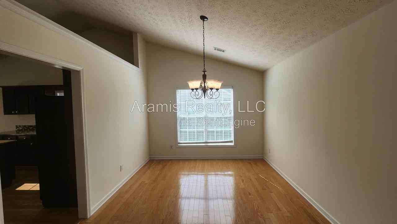 3241 Cranberry Ln - Photo 5 of 18