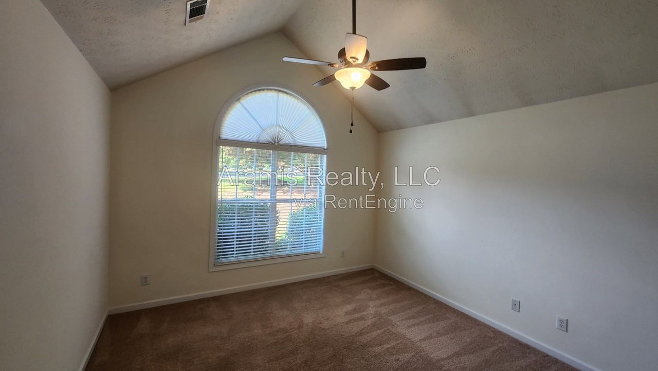 3241 Cranberry Ln - Photo 7 of 18
