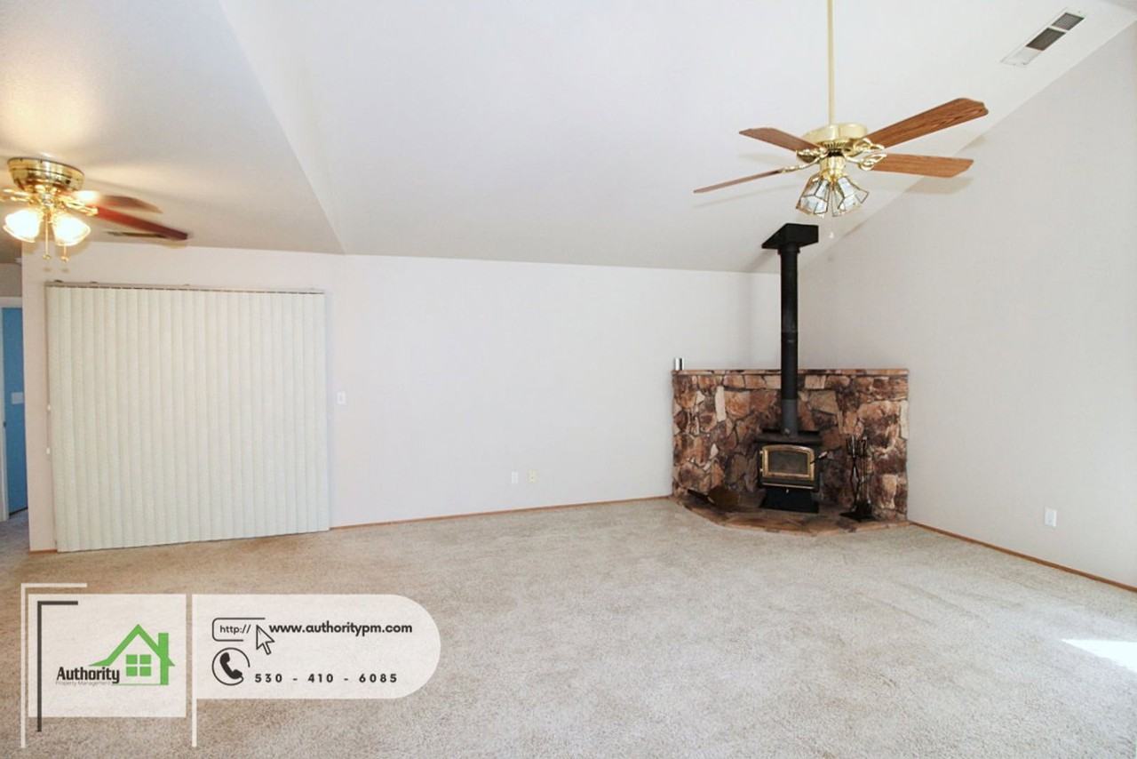 1748 Galaxy Way - Photo 4 of 26