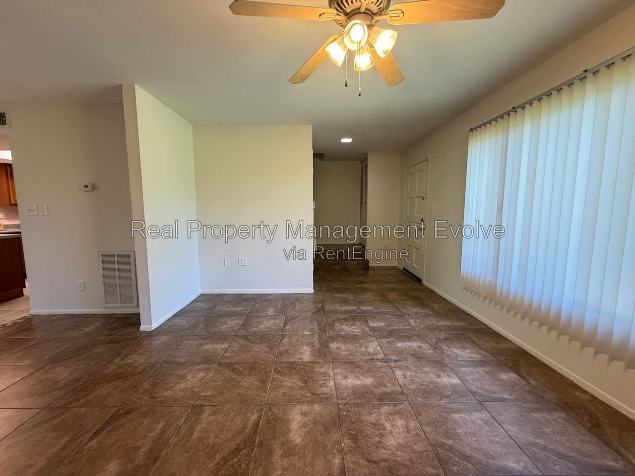 4709 N 26th Ln - Photo 4 of 22