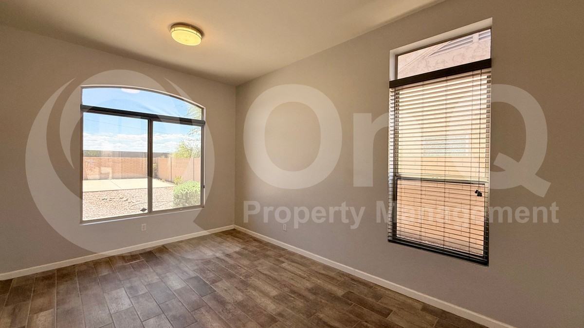 1415 W Windsong Dr - Photo 3 of 25