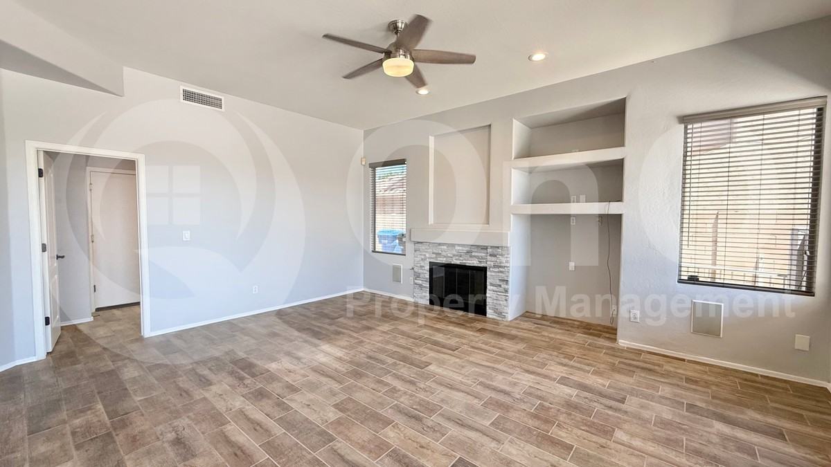1415 W Windsong Dr - Photo 4 of 25