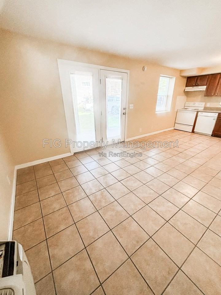 924 Chadwick Dr #3 - Photo 3 of 7