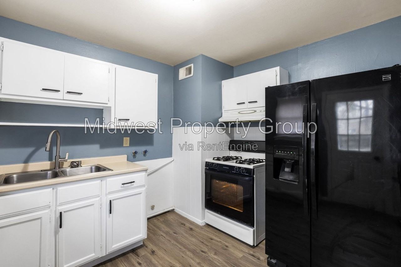 1432 E Pitman Ave - Photo 4 of 22