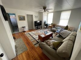 featured image of 216 Kearsarge St #1