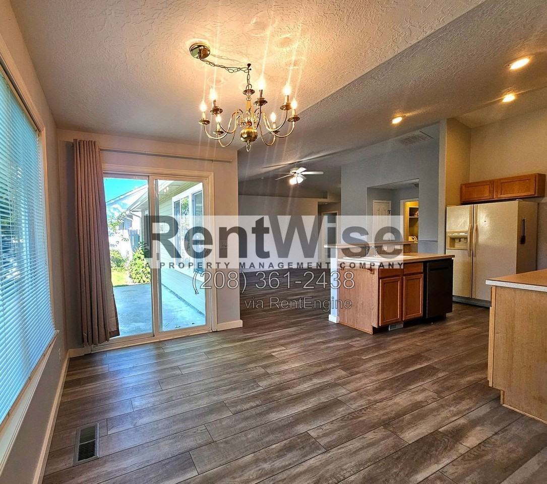 11338 W Marlinwood St - Photo 5 of 21
