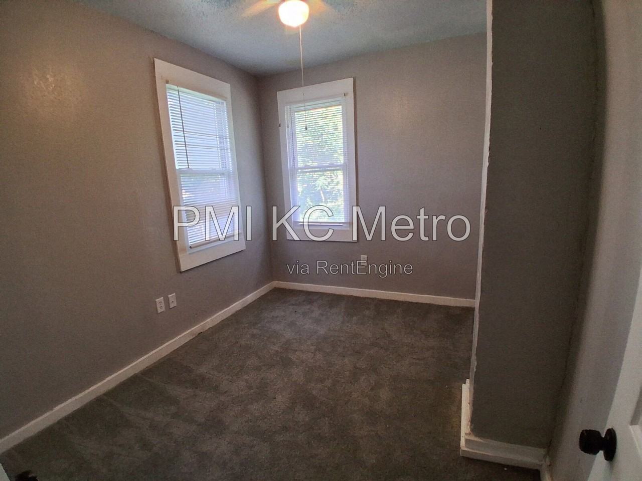 4607 Olive St - Photo 5 of 19