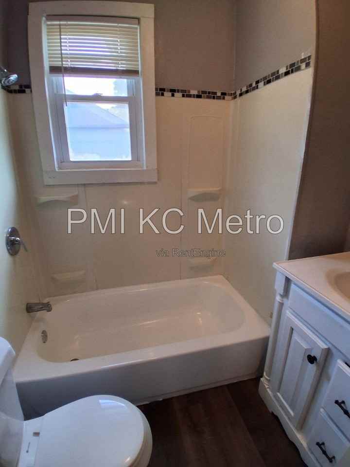 4607 Olive St - Photo 4 of 19