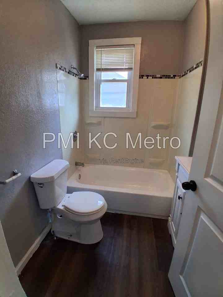 4607 Olive St - Photo 6 of 19