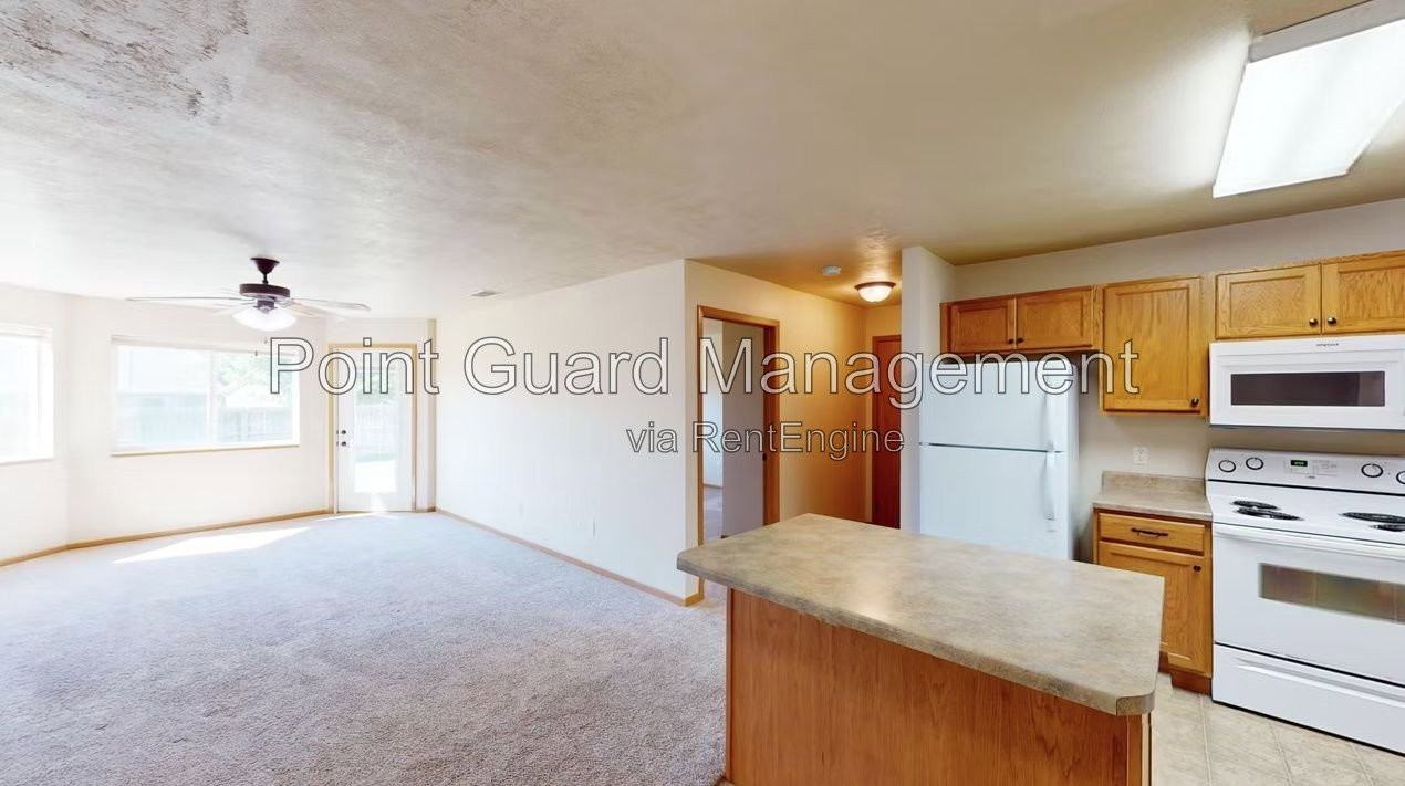 106 S Sandstone Ave #44 - Photo 6 of 13