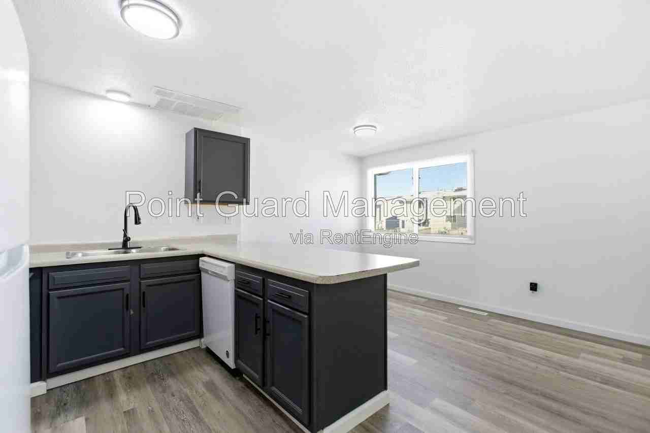 1806 S Cleveland Ave - Photo 6 of 27