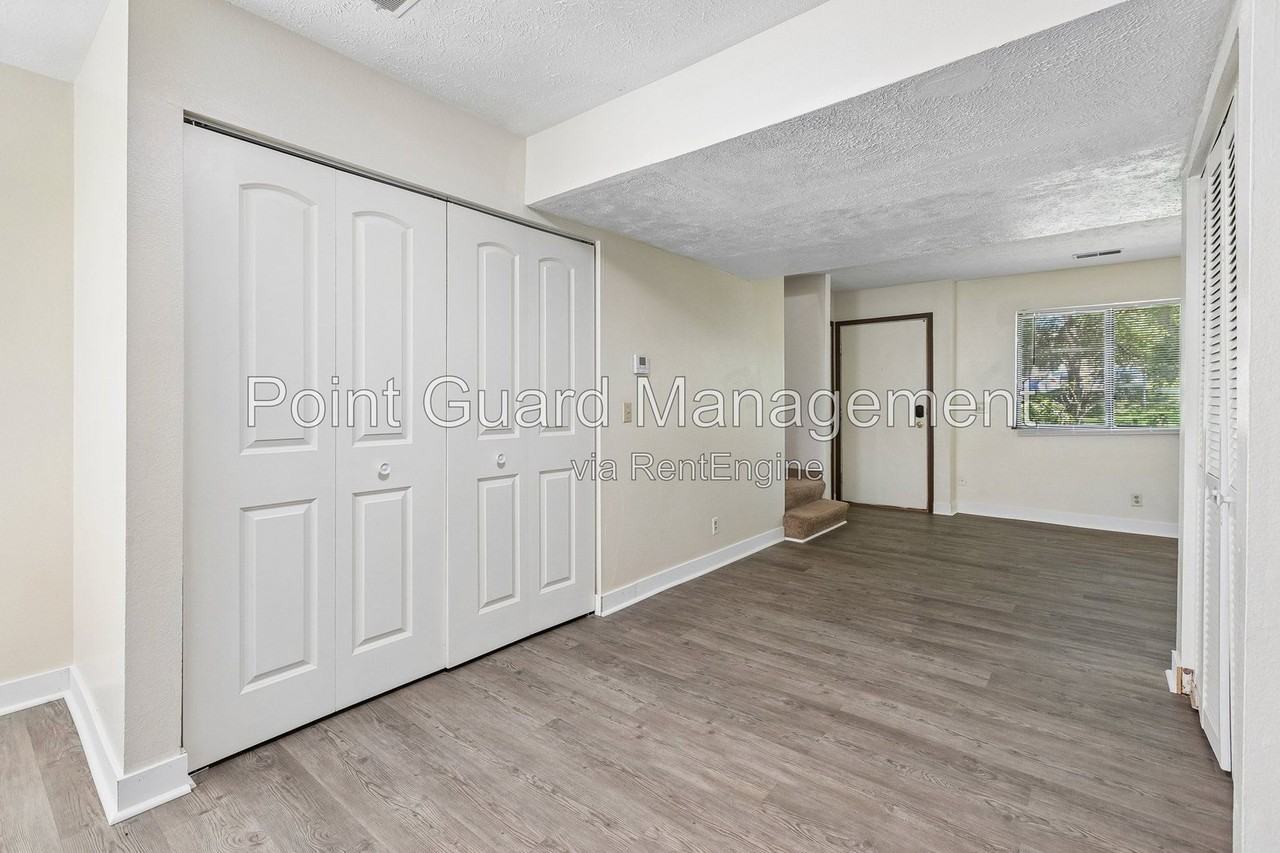 3018 S 68th Ct - Photo 4 of 19