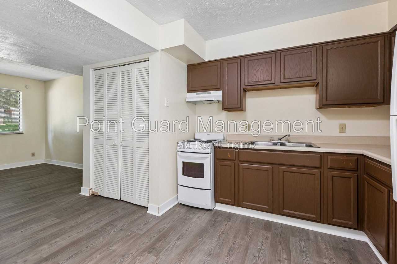 3018 S 68th Ct - Photo 7 of 19