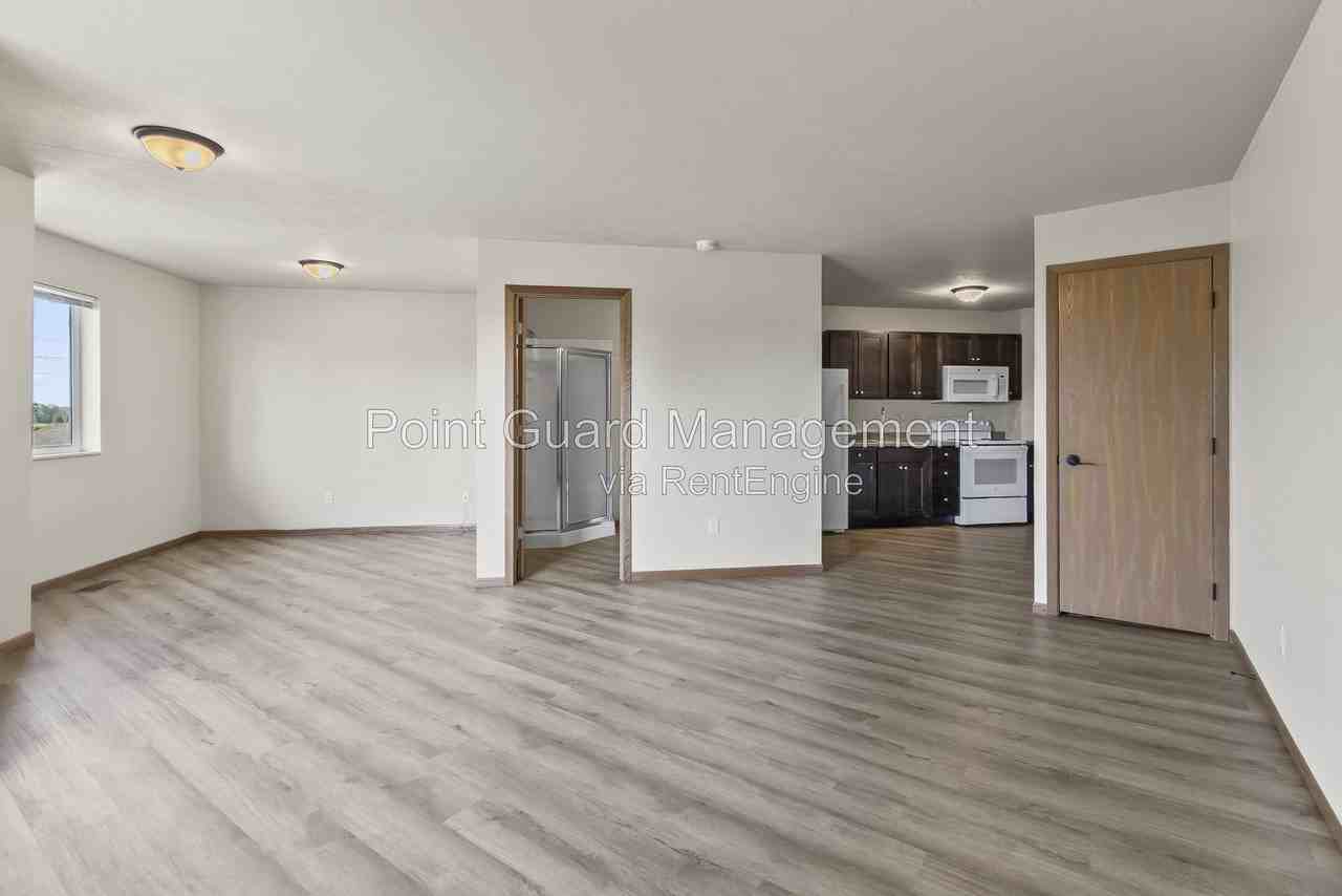 106 S Sandstone Ave #64 - Photo 2 of 7