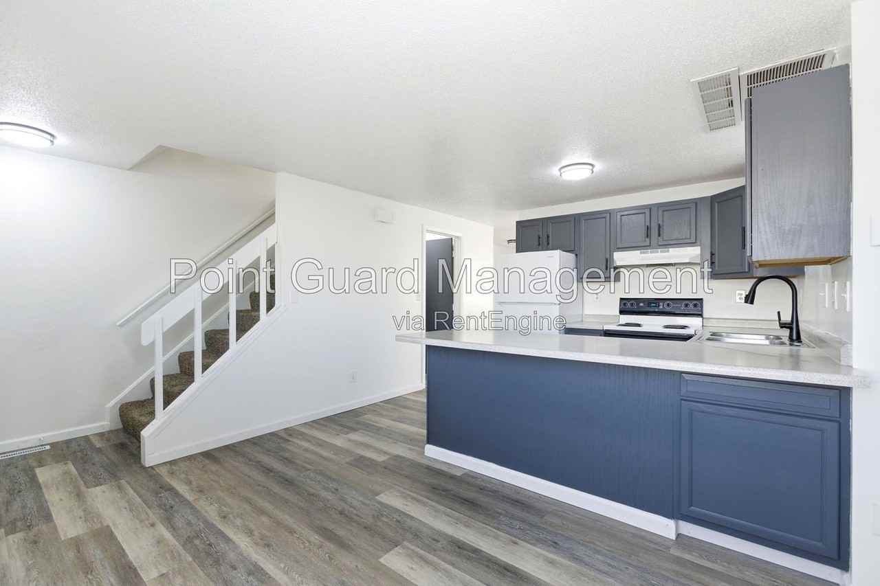 1836 S Cleveland Ave - Photo 2 of 27