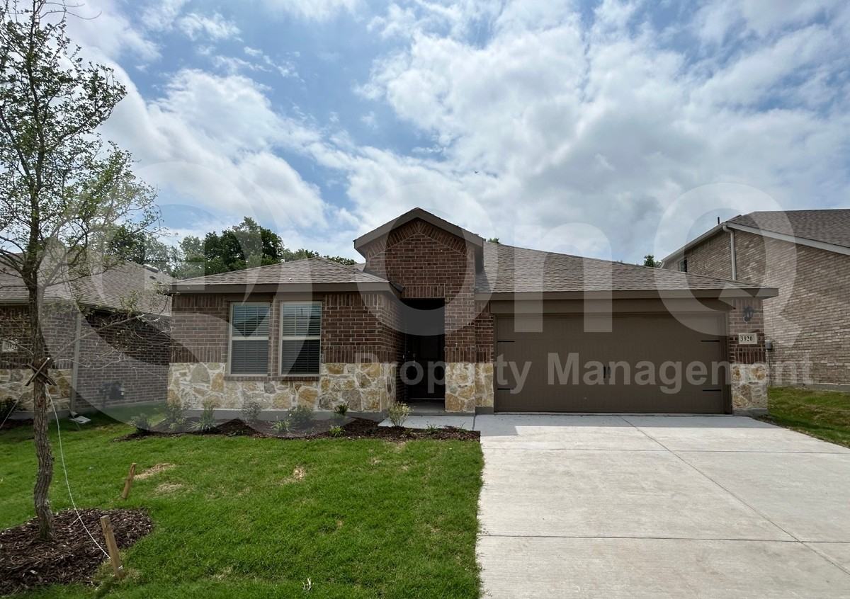 3920 Glastonbury Rd - Photo 2 of 23