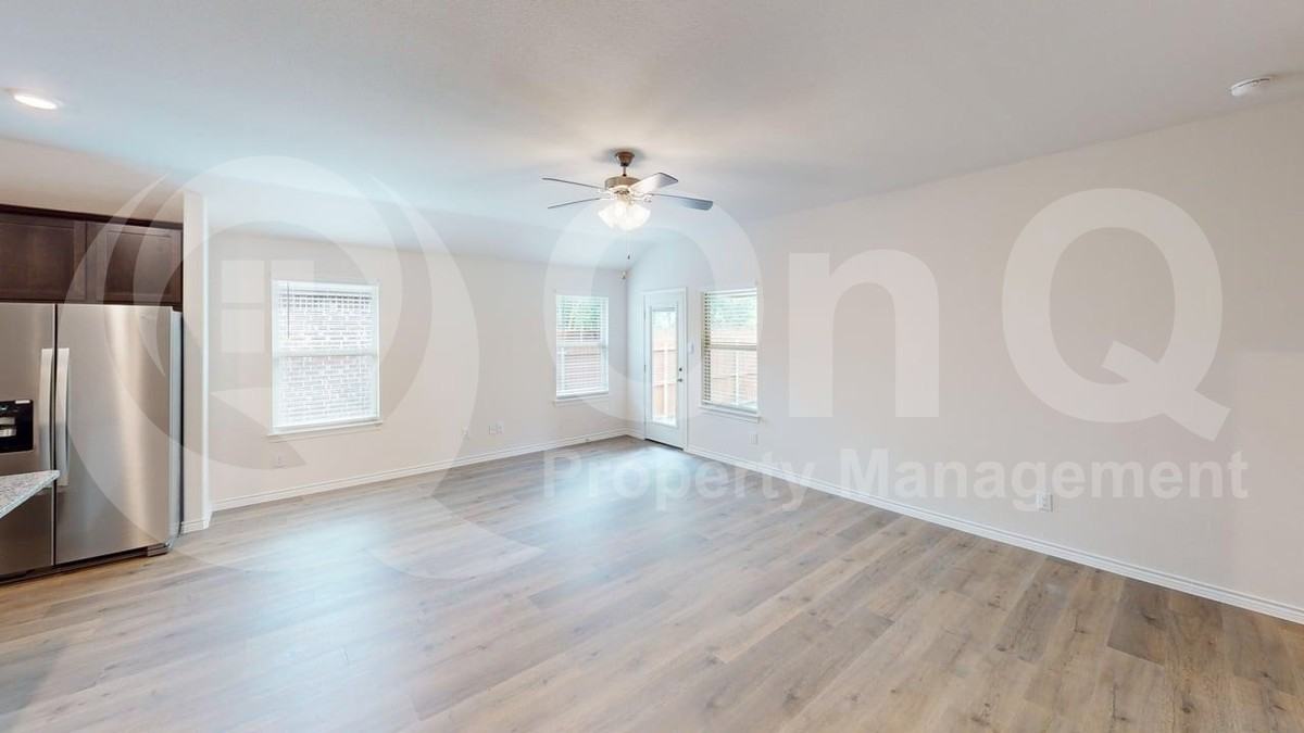 3920 Glastonbury Rd - Photo 7 of 23