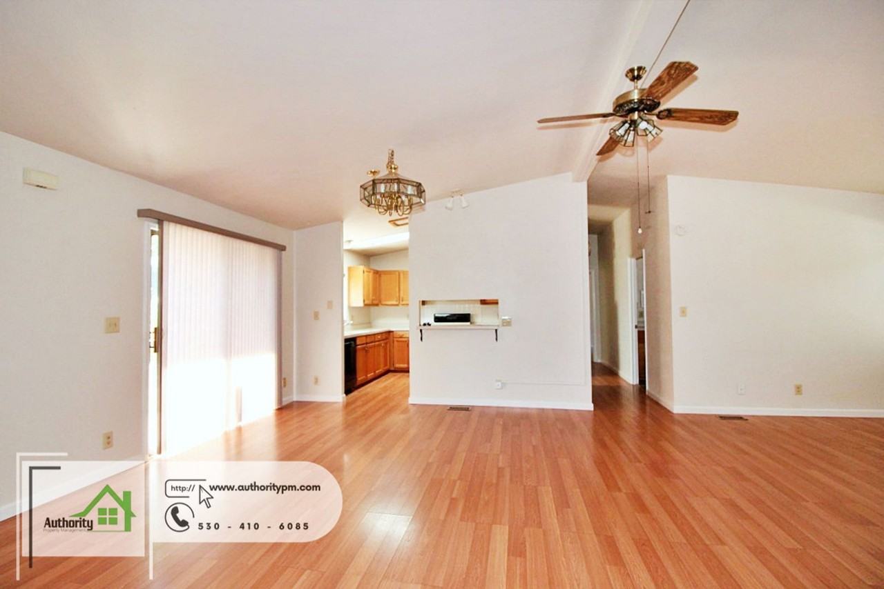 332 Mammoth Path - Photo 4 of 28