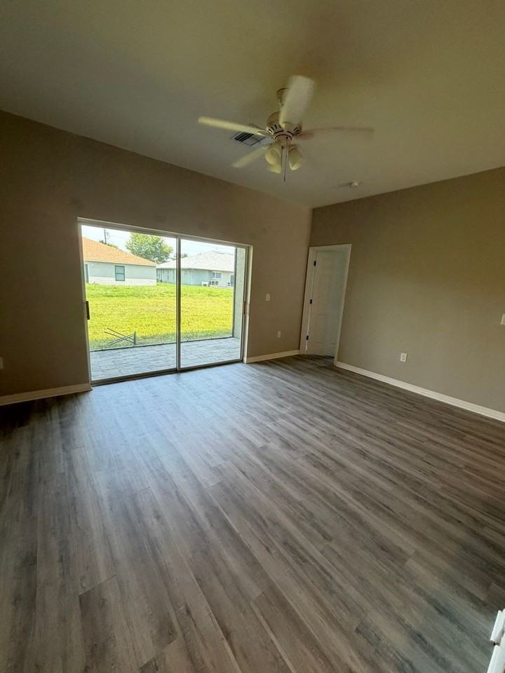 404 Ne 24th Pl - Photo 7 of 13