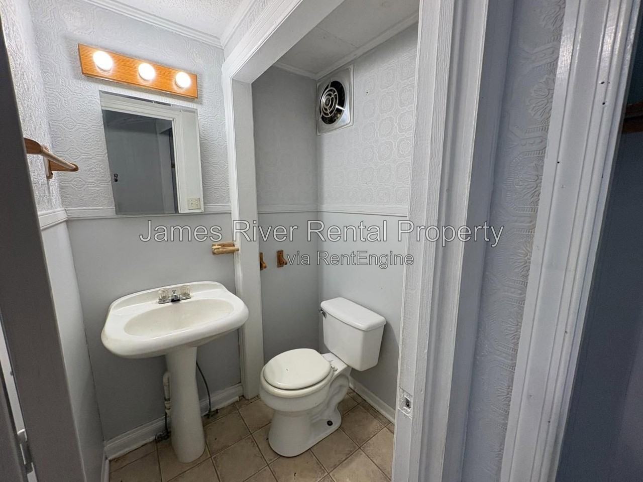 1312 Laurel Ln - Photo 5 of 18