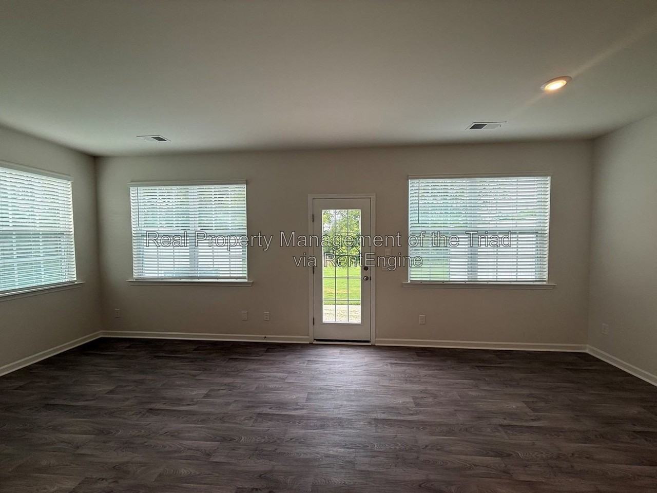1106 Broholmer Ln - Photo 2 of 19