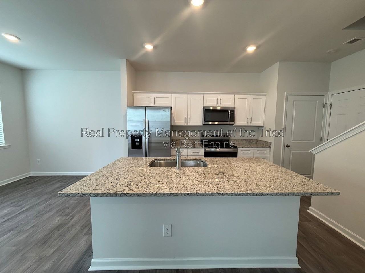1106 Broholmer Ln - Photo 3 of 19