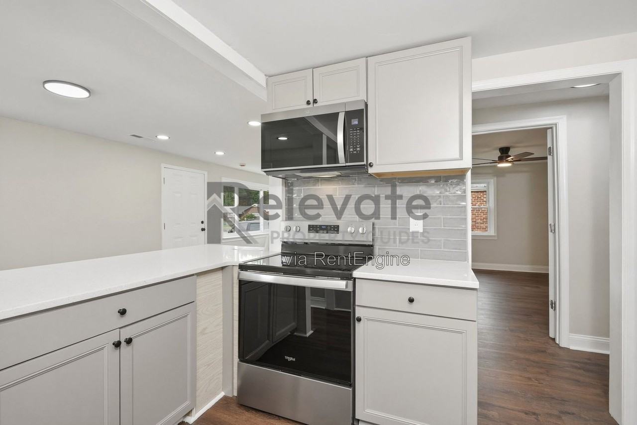 3605 South St - Photo 6 of 17