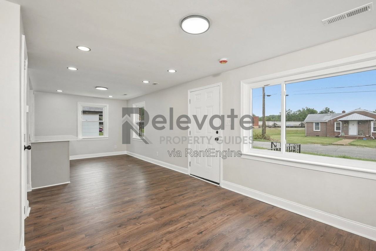 3605 South St - Photo 3 of 17